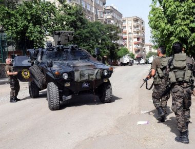 Τουρκία: Έκρηξη σε στρατιωτική αυτοκινητοπομπή - 17 στρατιώτες τραυματισμένοι (βίντεο)